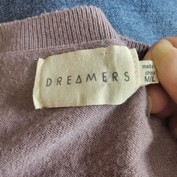 Dreamers Long Sleeved Sweater with Round Neck.  Size M/L. - Picture 7 of 9